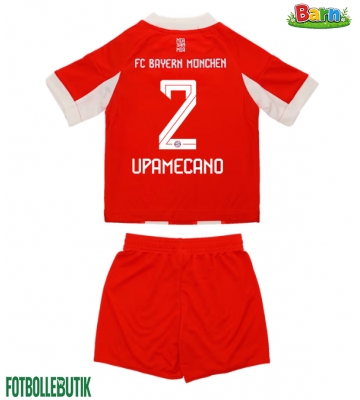 Bayern Munich Dayot Upamecano #2 Hemmaställ Barn 2025-26 Kortärmad (+ Korta byxor)